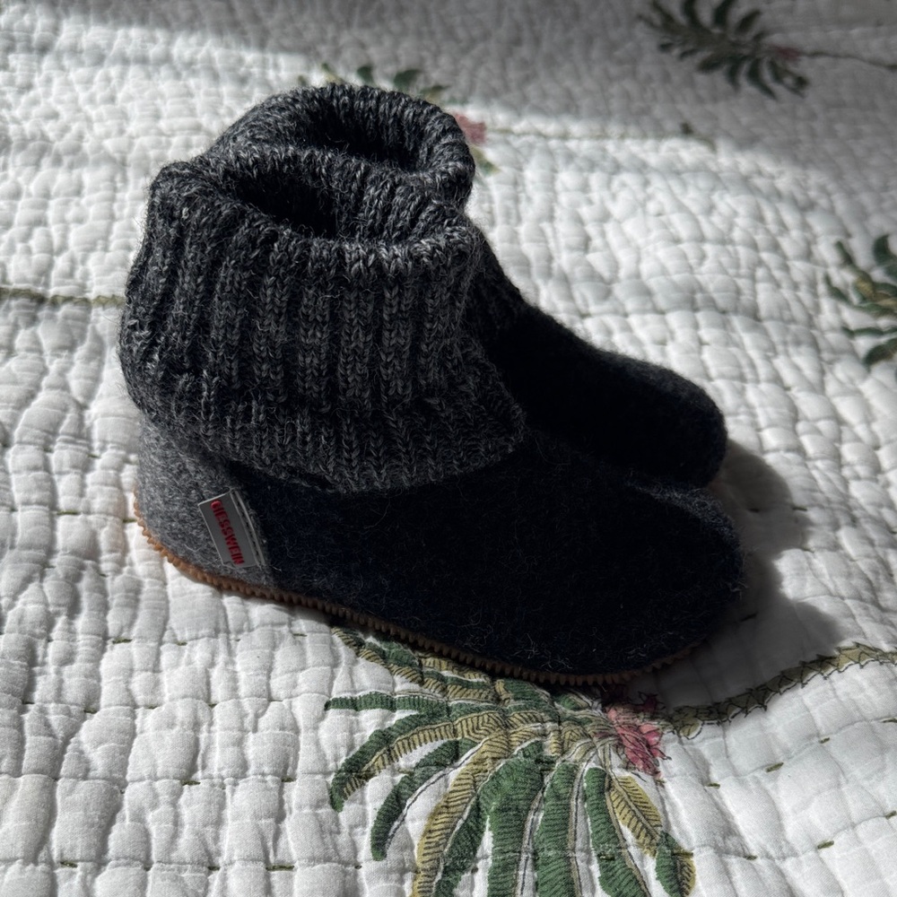 Giesswein Dark Grey Wool Kids Slippers Size 24